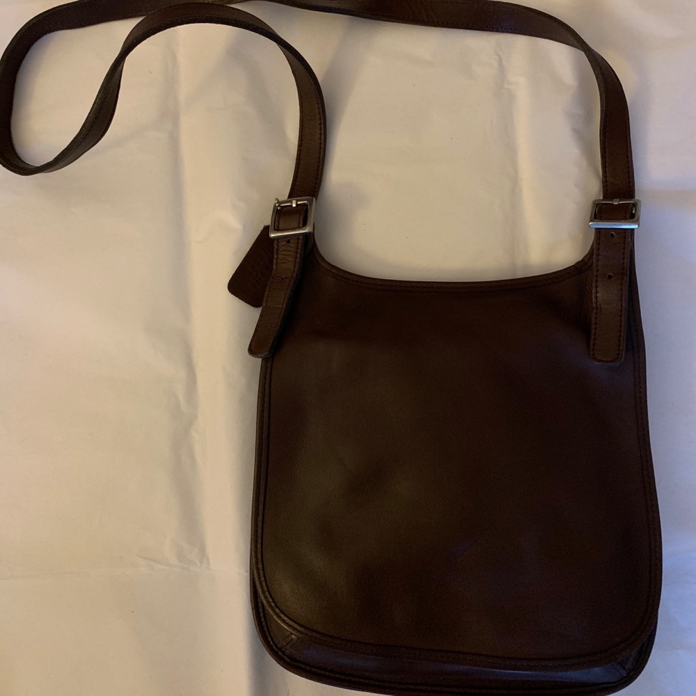 Vintage Coach 9135 Brown Leather Crossbody
P/O